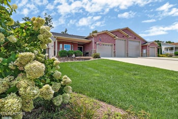 56 Hickory Cir, Crossville, TN 38555