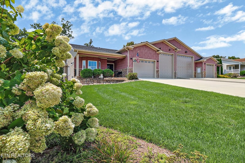 56 Hickory Cir, Crossville, TN 38555