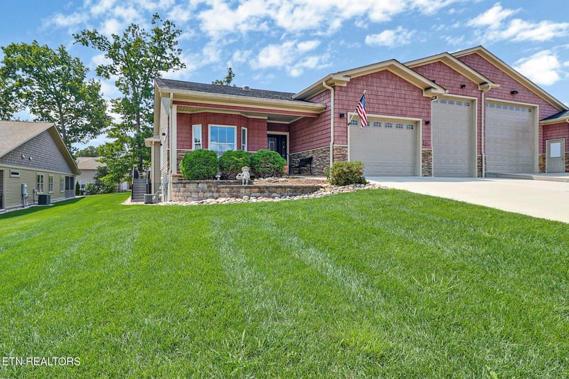 56 Hickory Cir, Crossville, TN 38555