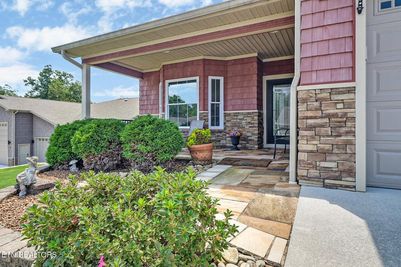 56 Hickory Cir, Crossville, TN 38555
