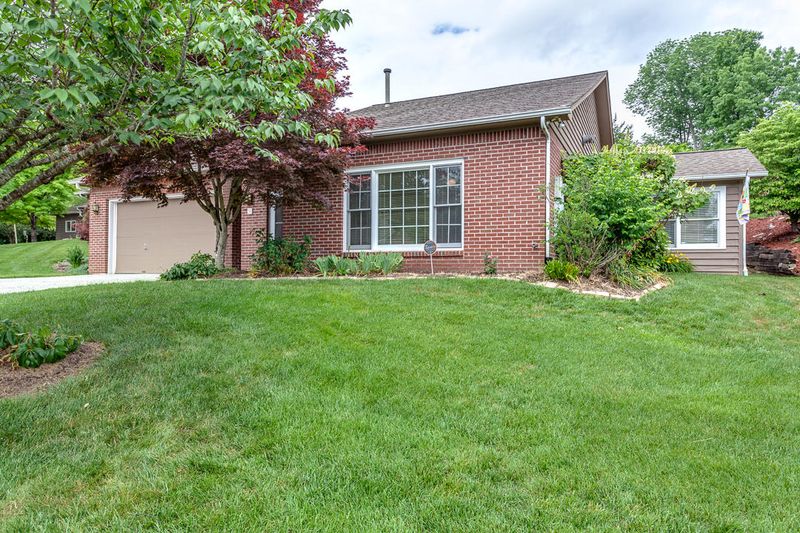 56 Riverview Dr, Oak Ridge, TN 37830