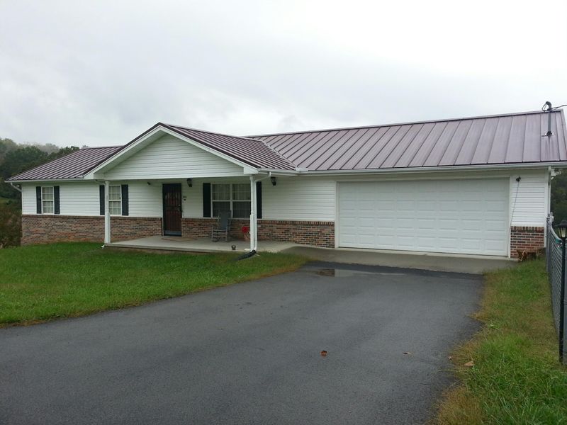 560 Allyson Dr, Kodak, TN 37764