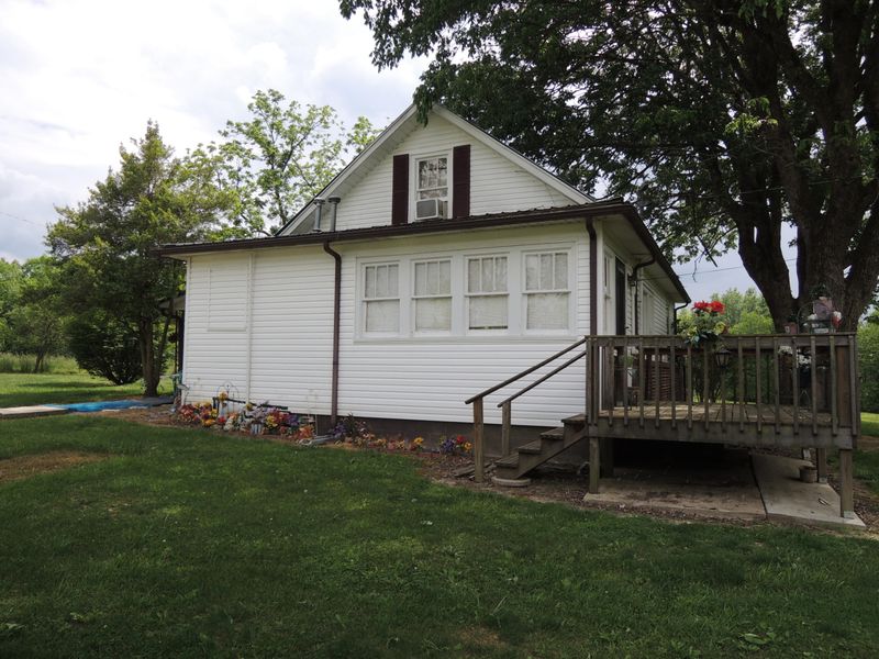 560 Barnett Bridge Rd, Lancing, TN 37770