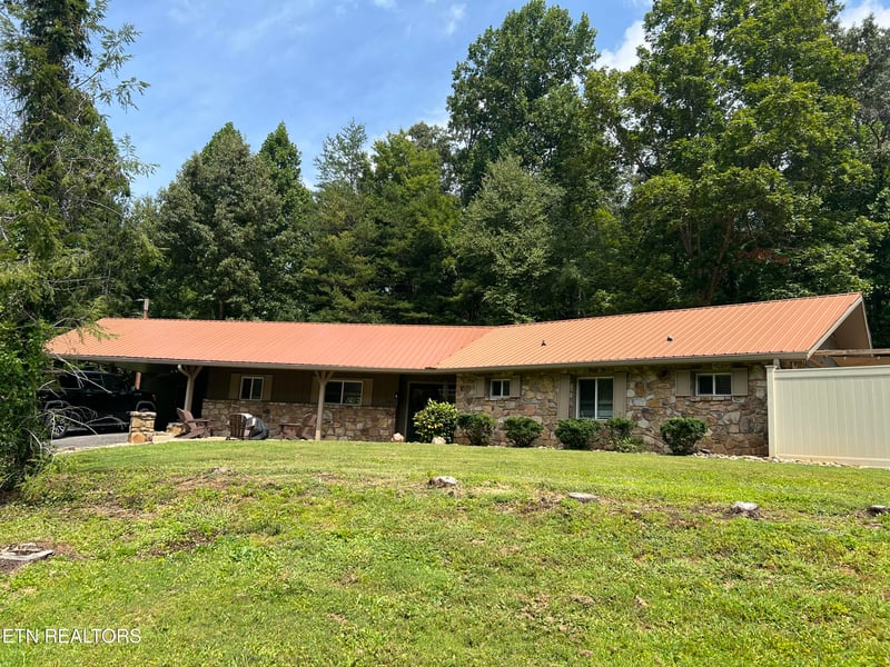 560 Buckhorn Rd, Gatlinburg, TN 37738