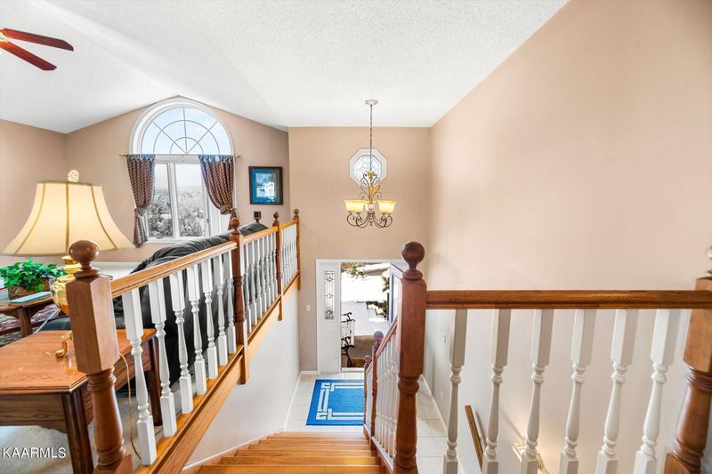 560 Kings Hills Blvd, Pigeon Forge, TN 37863