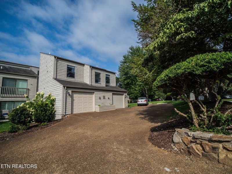 560 Lost Tree Ln, Farragut, TN 37934