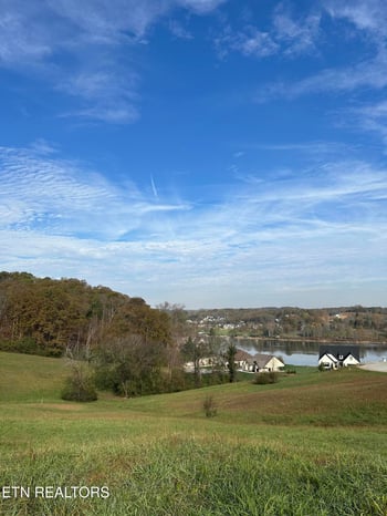 560 River Rd, Loudon, TN 37774