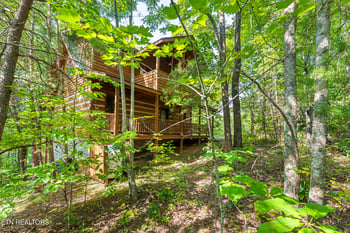 560 Thissa Way, Gatlinburg, TN 37738