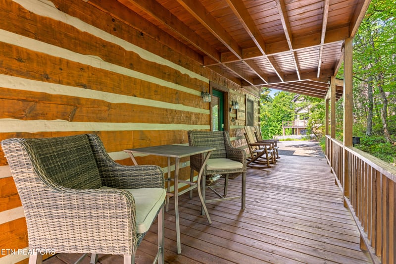 560 Thissa Way, Gatlinburg, TN 37738