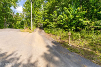 560 Thissa Way, Gatlinburg, TN 37738