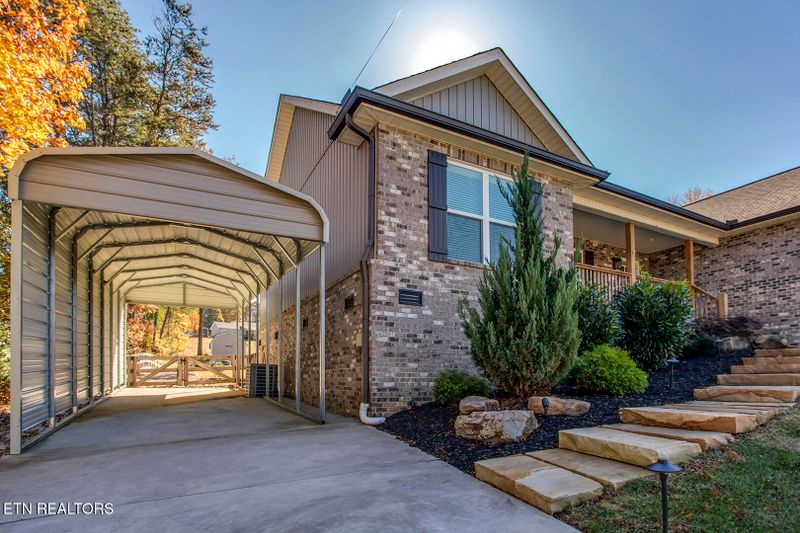 5602 Old Niles Ferry Pike, Greenback, TN 37742