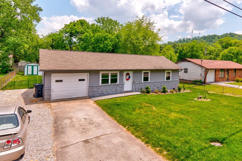 5604 Dodge Rd, Knoxville, TN 37912
