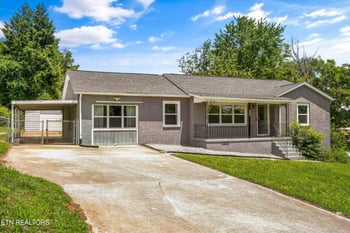5604 Kentwood Rd, Knoxville, TN 37912