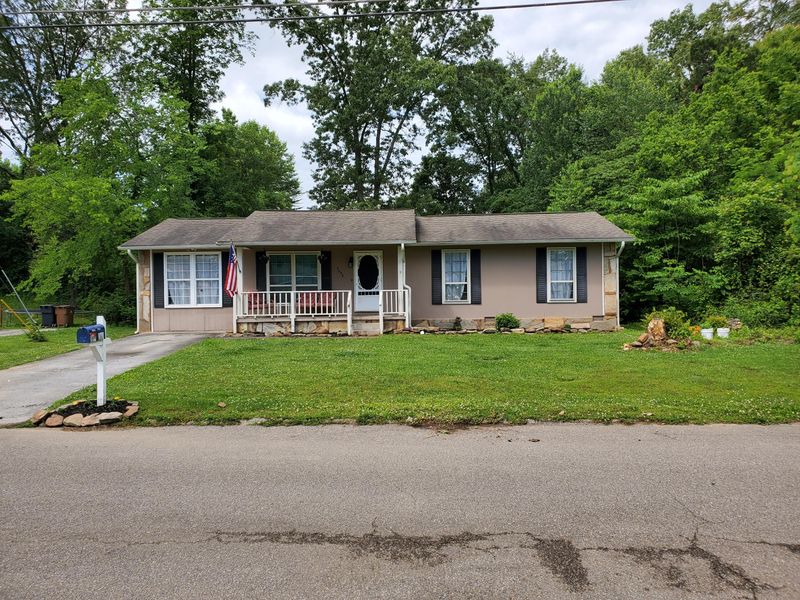 5604 Outer Dr, Knoxville, TN 37921