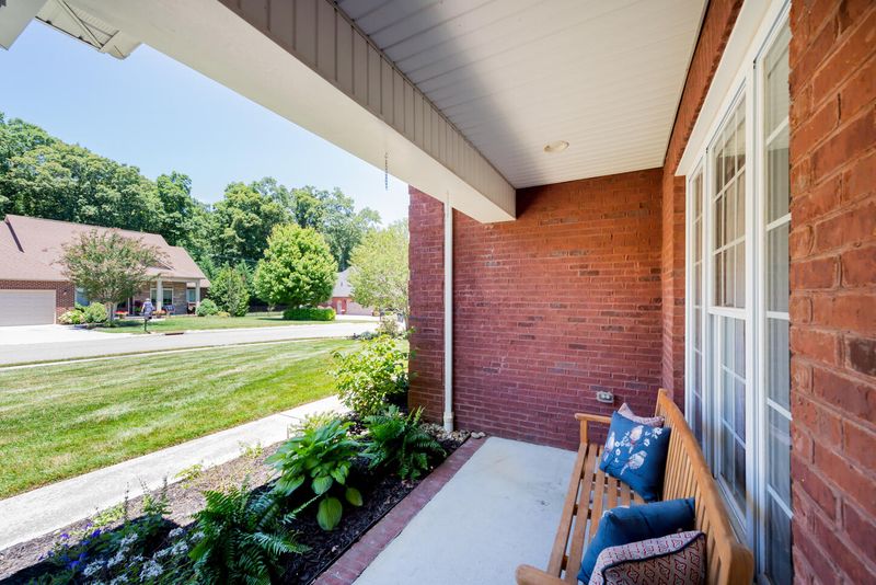 5609 Cypress Tree Ln, Knoxville, TN 37918