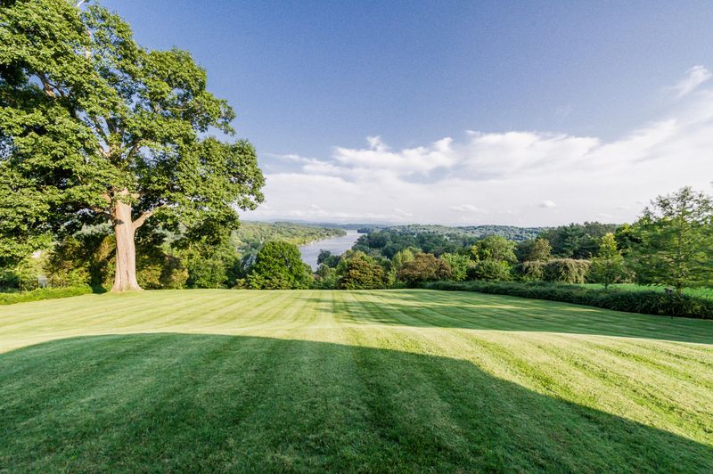 5609 Lyons View Pike, Knoxville, TN 37919
