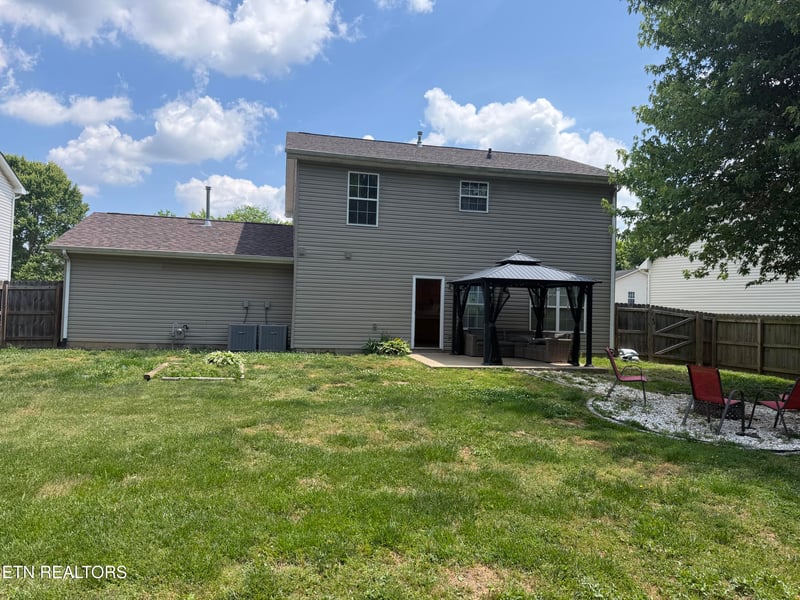 5609 Still Meadow Ln, Knoxville, TN 37918