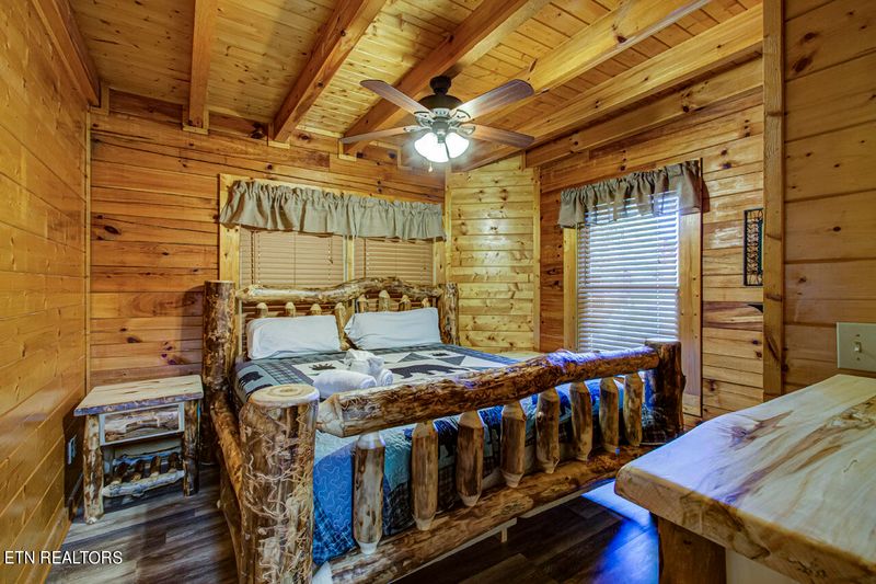 561 Blackberry Ridge Way, Pigeon Forge, TN 37863