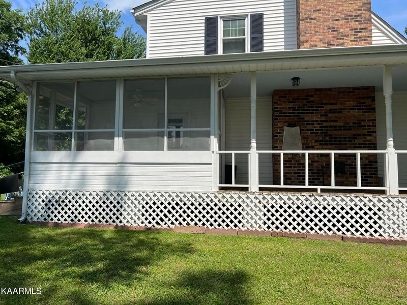 561 Grape Rough Rd, Oneida, TN 37841