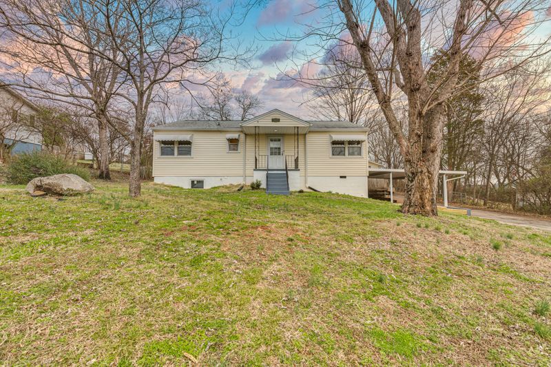 5610 Davida Rd, Knoxville, TN 37912