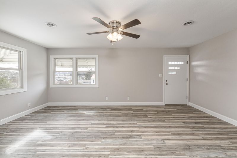 5610 Davida Rd, Knoxville, TN 37912