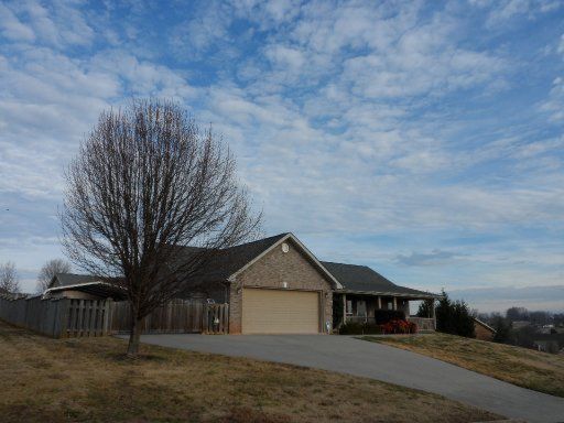 5610 W J Riley Dr, Greenback, TN 37742