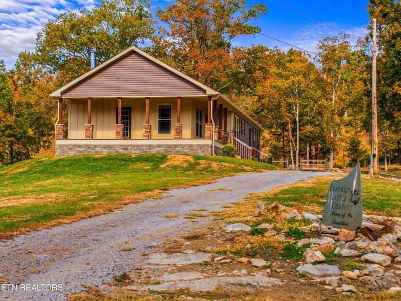 5619 Mtn Valley Highway 131, Thorn Hill, TN 37881