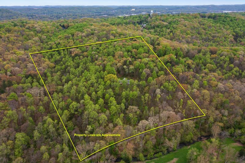 562 Bacon Springs Ln, Clinton, TN 37716