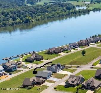 562 Charleston, Loudon, TN 37774