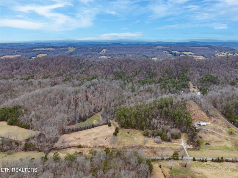 562 Hinds Creek Rd, Maynardville, TN 37807