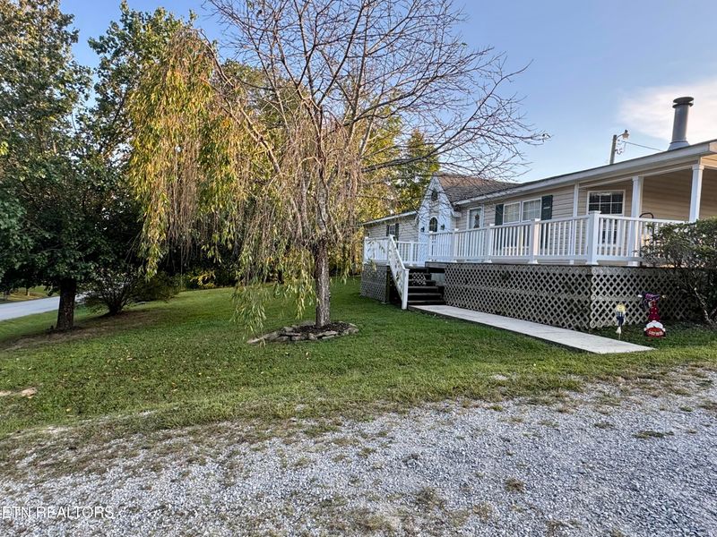 562 Verdun Rd, Oneida, TN 37841