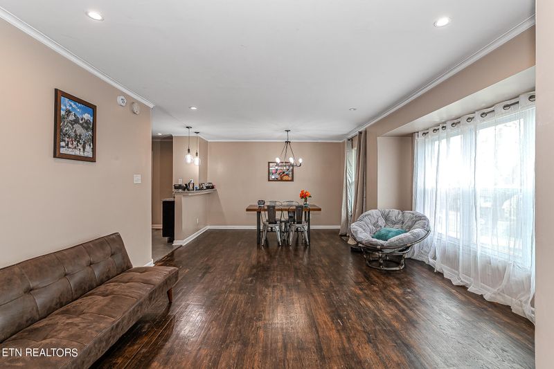 5620 Sierra Rd, Knoxville, TN 37912
