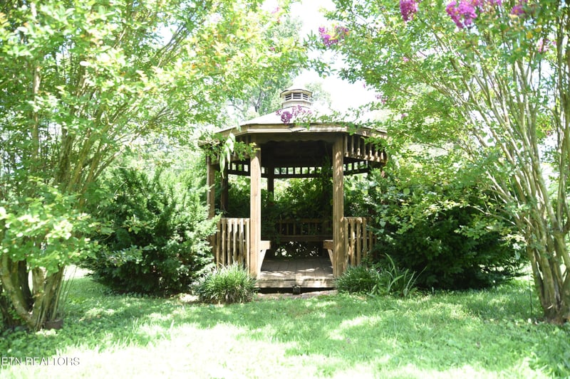5621 Reinhardt Ln, Knoxville, TN 37924