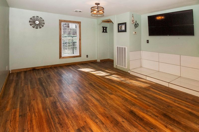 5622 Wolfenbarger Ln, Knoxville, TN 37938