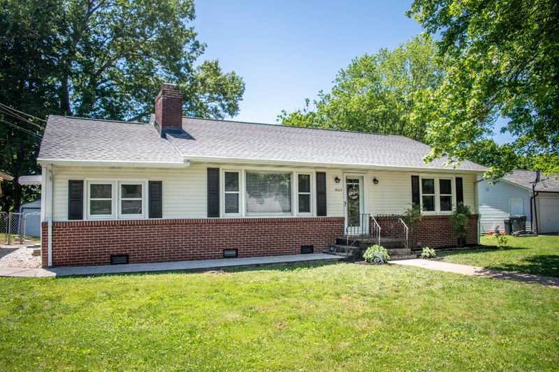 5625 Lon Roberts Dr, Knoxville, TN 37918