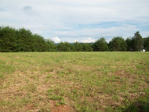5626 Nine Mile Rd, Maryville, TN 37801
