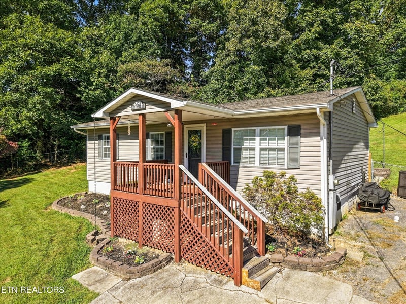 5628 W Luttrell Rd, Knoxville, TN 37918