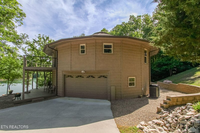 563 Norris Shores Dr, Sharps Chapel, TN 37866
