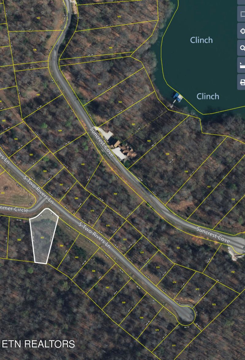 563 Summer Cir, Lafollette, TN 37766
