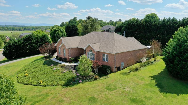 5630 J Riley W Dr, Greenback, TN 37742