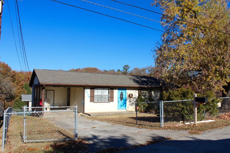 5634 Lon Roberts Dr, Knoxville, TN 37918
