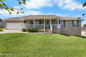 5635 Brandon Park Dr, Maryville, TN 37804
