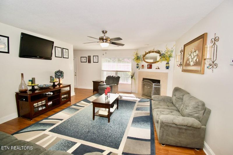 5636 Hutton Ridge Rd, Maryville, TN 37801