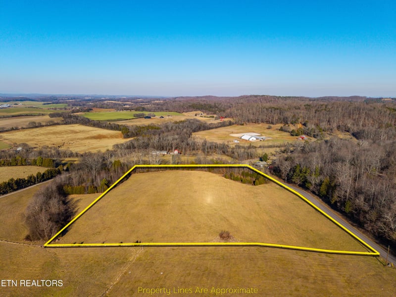 564 Derby Chase Dr, Philadelphia, TN 37846