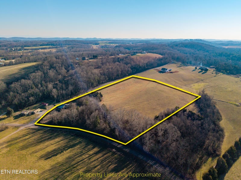564 Derby Chase Dr, Philadelphia, TN 37846