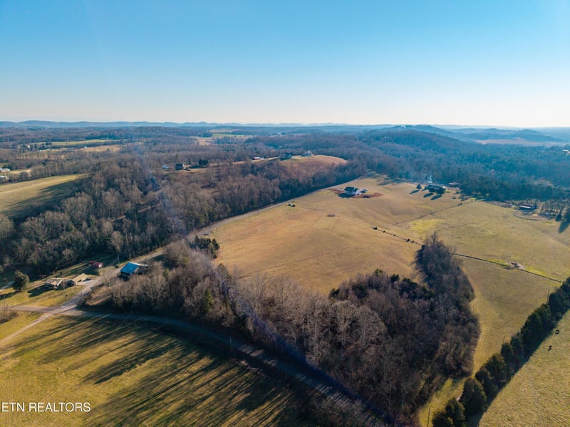 564 Derby Chase Dr, Philadelphia, TN 37846
