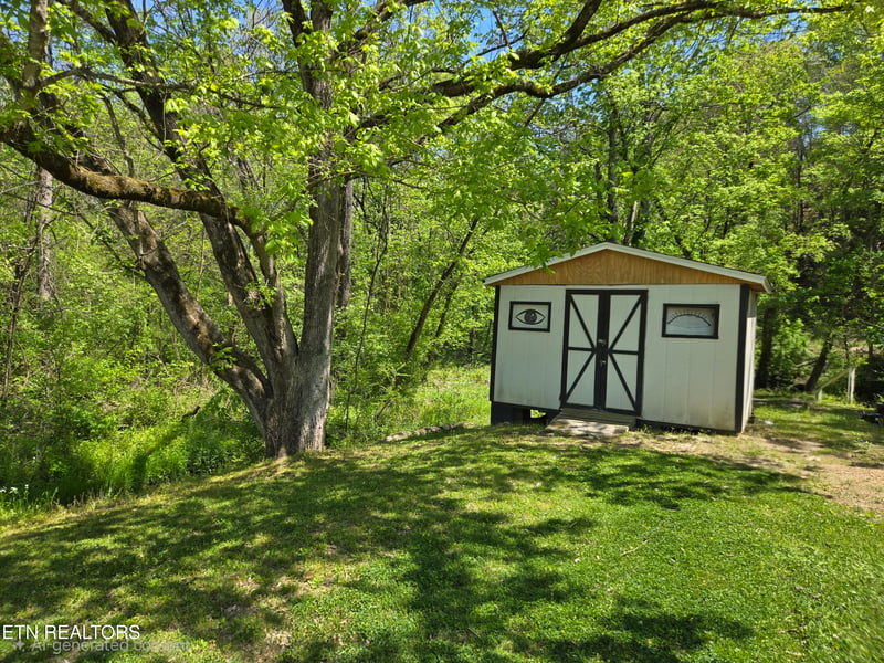 564 Keylon Dr, Harriman, TN 37748
