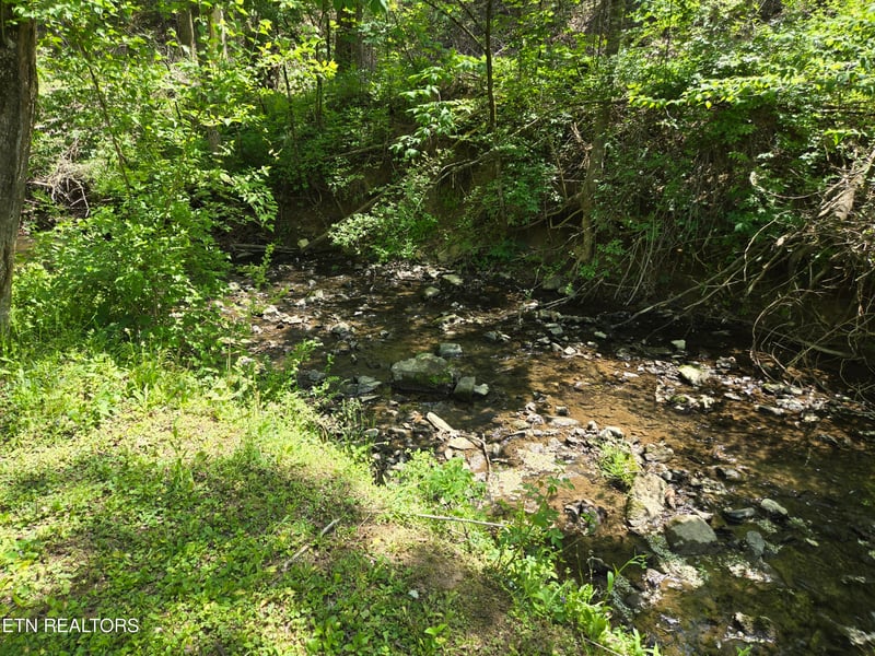 564 Keylon Dr, Harriman, TN 37748