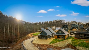 564 Warbonnet Way, Pigeon Forge, TN 37863