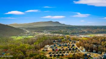 564 Warbonnet Way, Pigeon Forge, TN 37863
